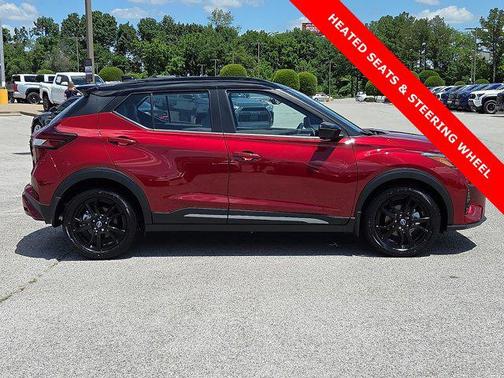 2023 Nissan Kicks SR