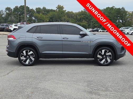 2024 Volkswagen Atlas Cross Sport 2.0T SE w/Technology