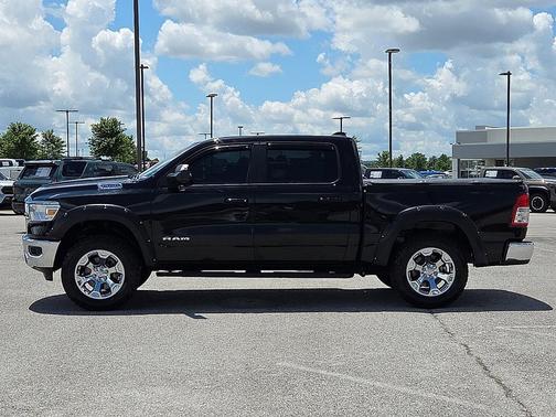 Diamond Black Crystal Pearlcoat 2021 RAM 1500 Big Horn/Lone Star