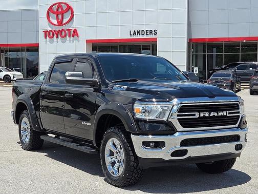 Diamond Black Crystal Pearlcoat 2021 RAM 1500 Big Horn/Lone Star