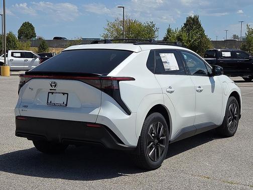 Pearl 2026 Toyota bZ XLE Plus