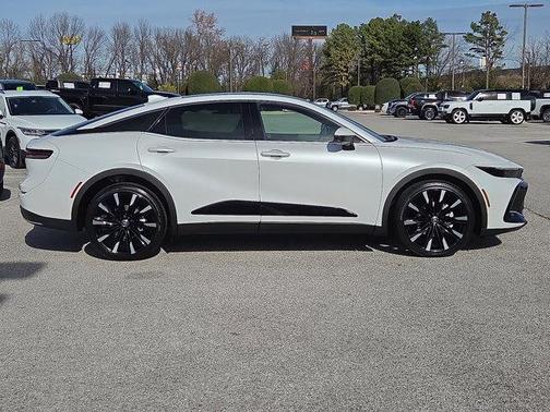 2024 Toyota Crown Platinum