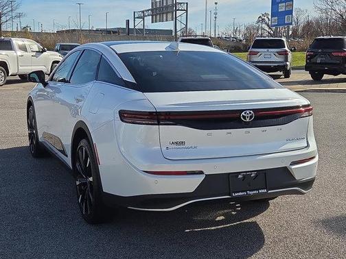 2024 Toyota Crown Platinum