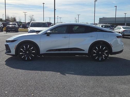 2024 Toyota Crown Platinum