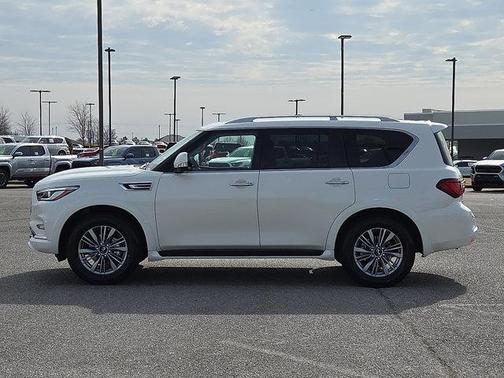 2024 INFINITI QX80 Luxe