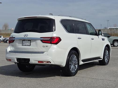 2024 INFINITI QX80 Luxe