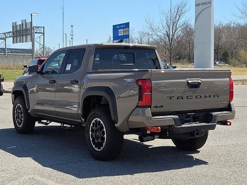 2026 Toyota Tacoma Hybrid TRD Off Road