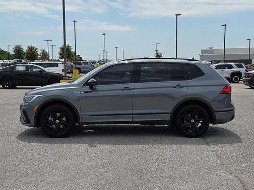 2024 Volkswagen Tiguan 2.0T SE R-Line Black