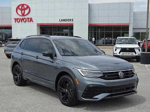 2024 Volkswagen Tiguan 2.0T SE R-Line Black