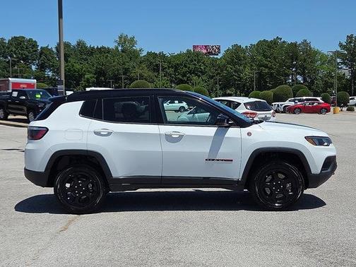 2023 Jeep Compass Trailhawk