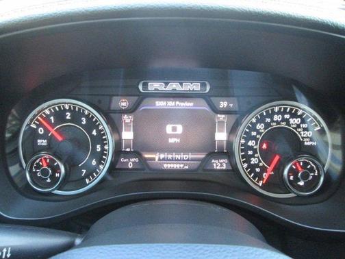 Photo 3 of 26 of 2020 RAM 1500 Laramie