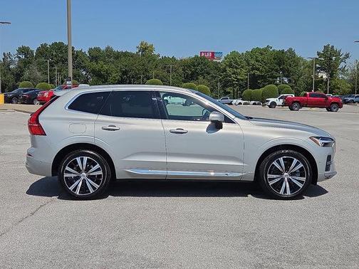 2022 Volvo XC60 B6 Inscription