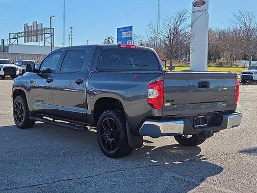 2018 Toyota Tundra SR5