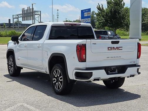 Summit White 2024 GMC Sierra 1500 AT4