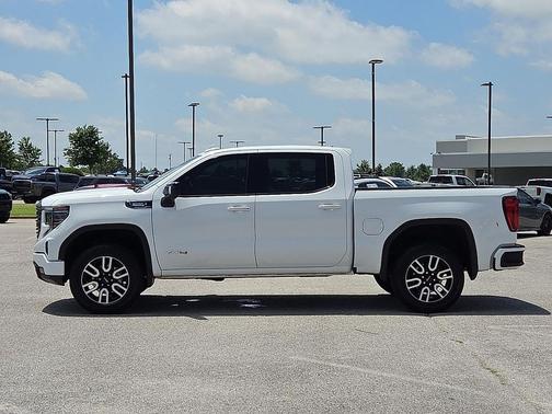 Summit White 2024 GMC Sierra 1500 AT4