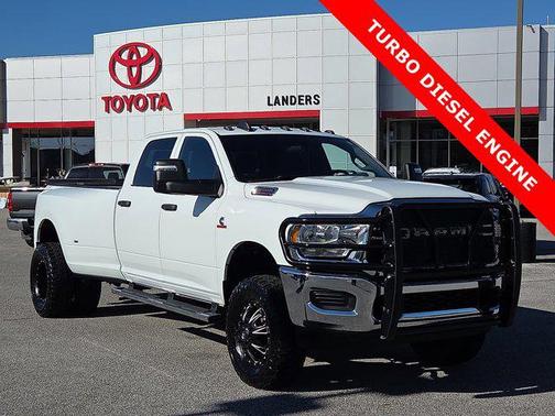 2024 RAM 3500 Tradesman Crew Cab 4x4 8' Box