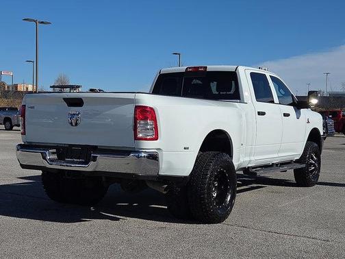 2024 RAM 3500 Tradesman Crew Cab 4x4 8' Box