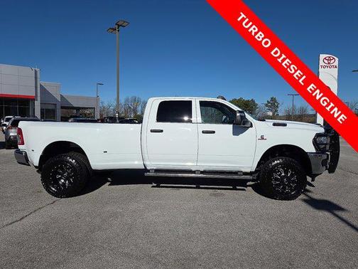 2024 RAM 3500 Tradesman Crew Cab 4x4 8' Box