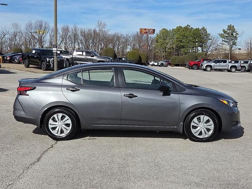 2024 Nissan Versa 1.6 S