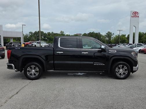 Onyx Black 2024 GMC Sierra 1500 SLT