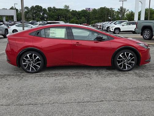 2025 Toyota Prius L