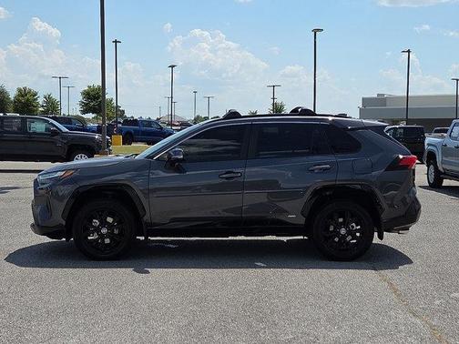 2025 Toyota RAV4 Hybrid SE
