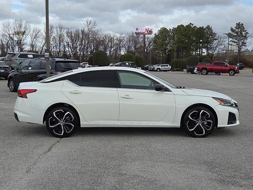 2024 Nissan Altima SR Intelligent AWD