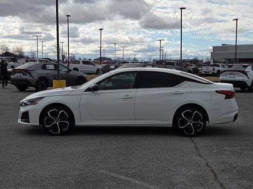 2024 Nissan Altima SR Intelligent AWD