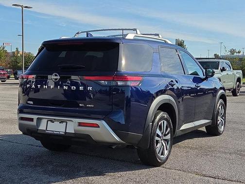 2024 Nissan Pathfinder SL 4WD