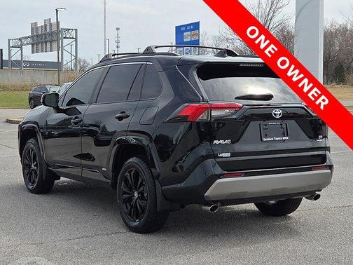 2022 Toyota RAV4 Hybrid SE