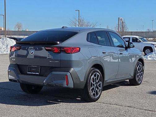 2025 BMW X2 xDrive28i