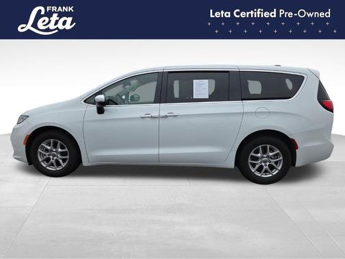 2023 Chrysler Pacifica Touring-L