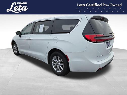 2023 Chrysler Pacifica Touring-L