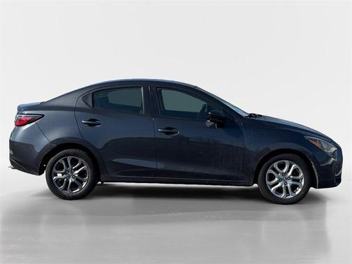 2019 Toyota Yaris Sedan LE