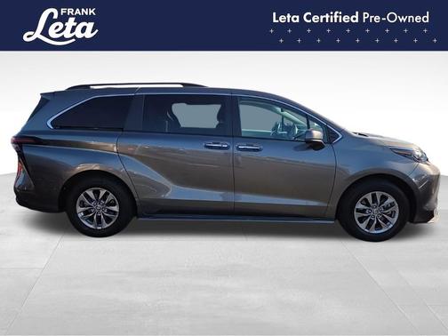 2024 Toyota Sienna 