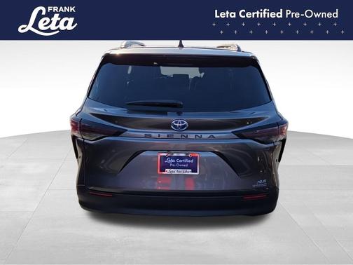 2024 Toyota Sienna 