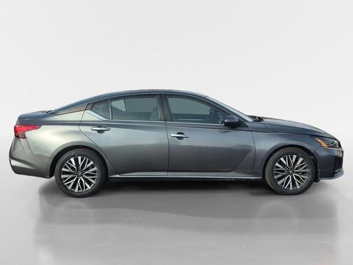 Gun Metallic 2023 Nissan Altima 2.5 SV