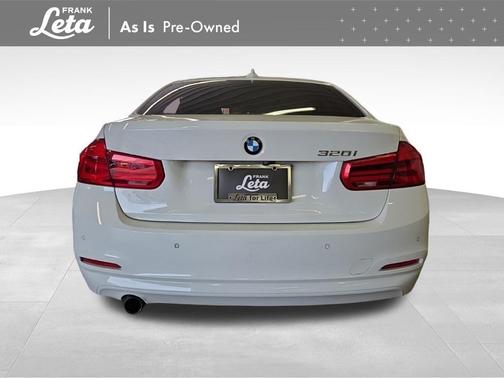 White 2018 BMW 320 i