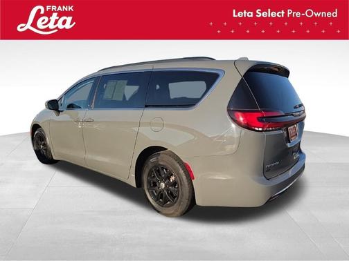 2022 Chrysler Pacifica Touring-L