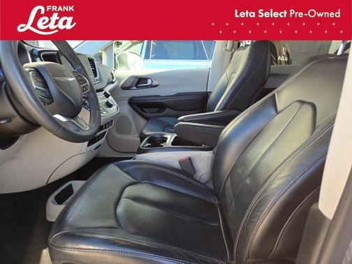 2022 Chrysler Pacifica Touring-L