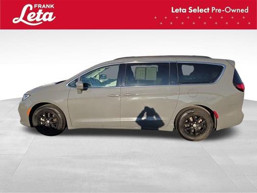 2022 Chrysler Pacifica Touring-L