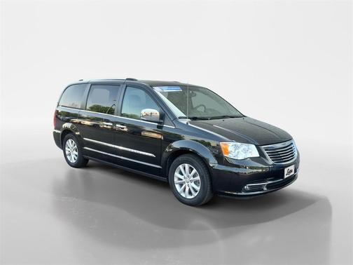 2016 Chrysler Town & Country Limited Platinum