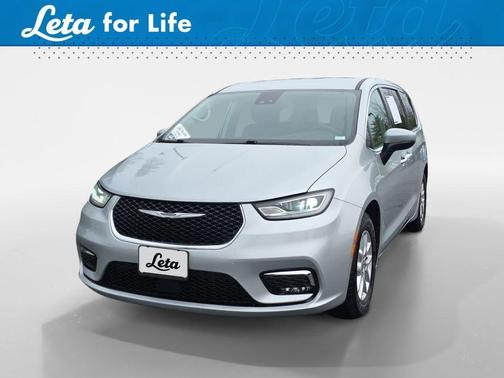 2023 Chrysler Pacifica Touring-L