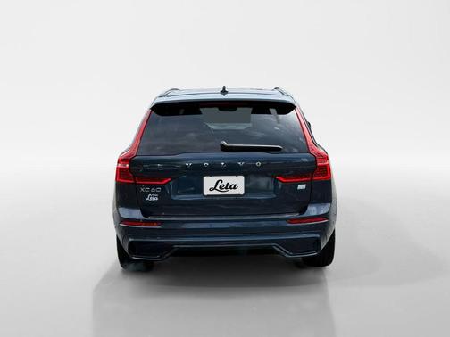 2024 Volvo XC60 Recharge Plug-In Hybrid T8 Ultimate Dark Theme