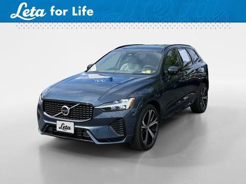 2024 Volvo XC60 Recharge Plug-In Hybrid T8 Ultimate Dark Theme