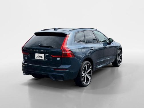 2024 Volvo XC60 Recharge Plug-In Hybrid T8 Ultimate Dark Theme
