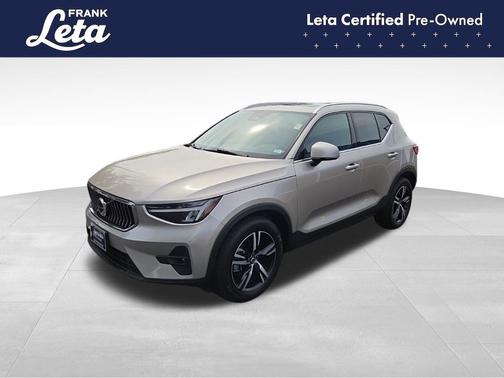 2023 Volvo XC40 B5 Plus Bright Theme
