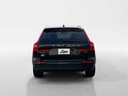 2021 Volvo XC60 T6 Momentum