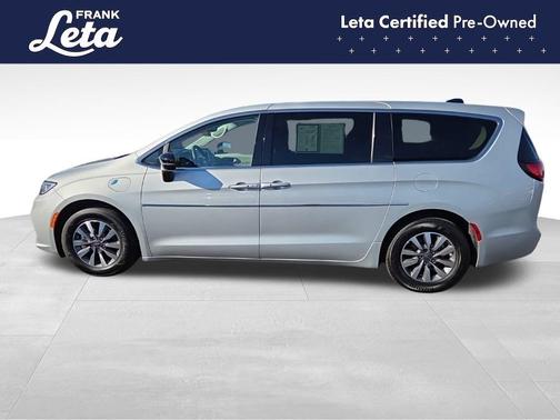 2024 Chrysler Pacifica Hybrid Select