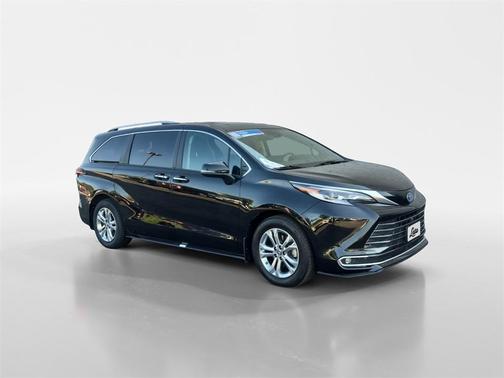 2023 Toyota Sienna Platinum 7 passenger